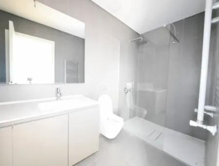 İncek Loft Satılık  5,5+1 Dubleks Göl Manzaralı 2.Kat Kiracısız Daire