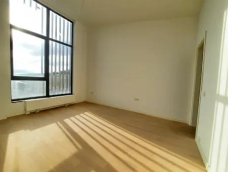 İncek Loft Satılık  5,5+1 Dubleks Göl Manzaralı 2.Kat Kiracısız Daire