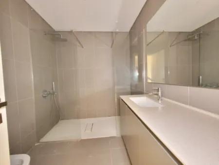 Boş Kredili Faturalı İncek Loft Satılık  2+1 Bahçe Dubleks Şehir Manzaralı Daire