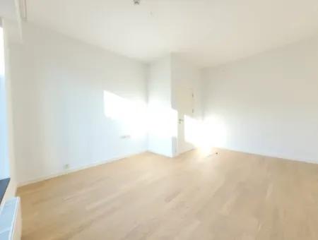 Boş Kredili Faturalı İncek Loft Satılık  2+1 Bahçe Dubleks Şehir Manzaralı Daire